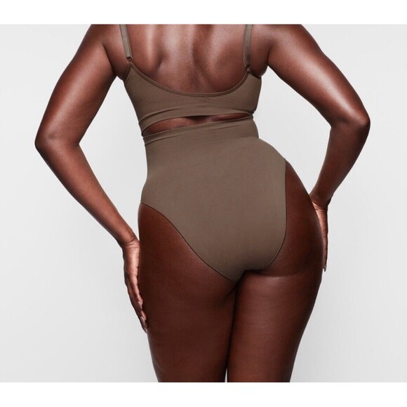 Skims Core Control Brief In Oxide Sz S/M New - Picture 10 of 10